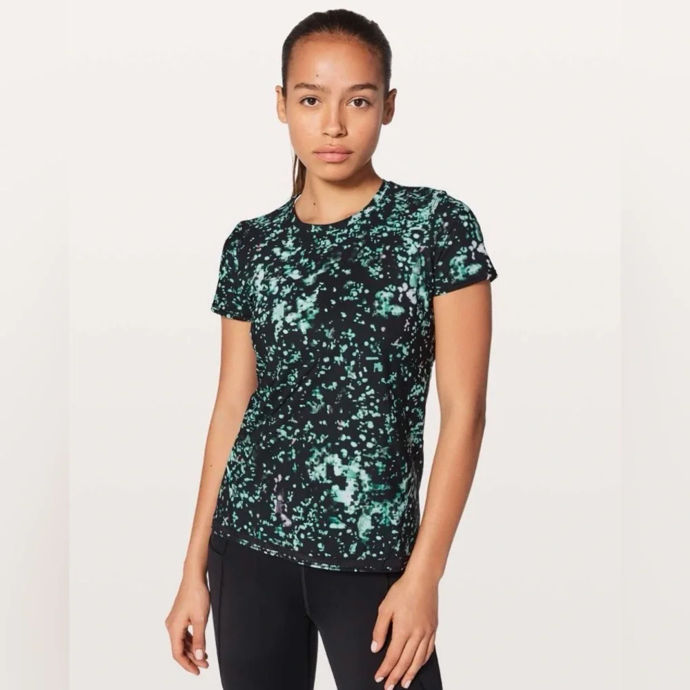 Lululemon Into the Sun Tee in Pixel Haze Multi - Size Medium